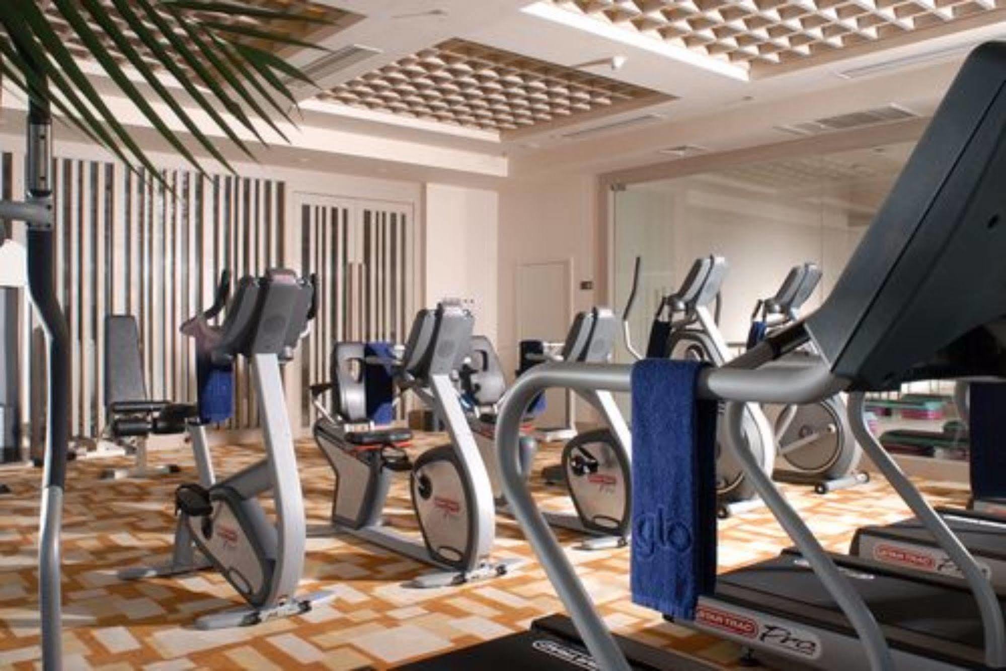 Hotel Nikko Tianjin Exterior foto The gym at the hotel